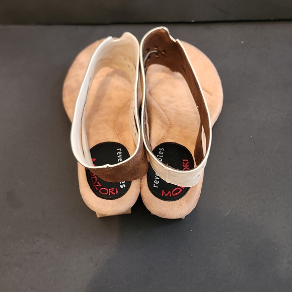 MODZORI REVERSIBLE BRIA Elegant Women's Tan and Cream Sandals - Picture 10 of 15